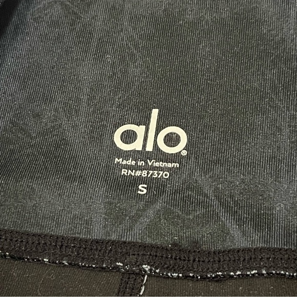 ALO Yoga Tree Lace Airbrush Cropped Legging Size Small - Picture 4 of 7